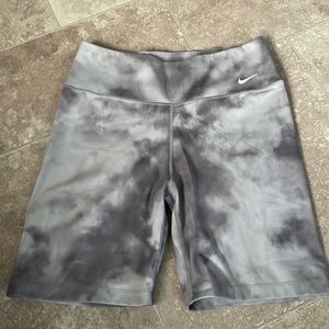 gray tie dye style women’s nike biker shorts